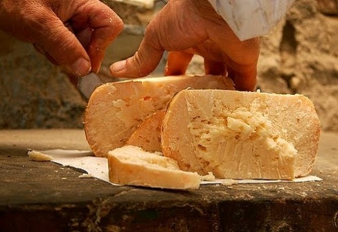 FORMAGGIO DI FOSSA DI SOGLIANO FORMAGGIO DI FOSSA DI SOGLIANO