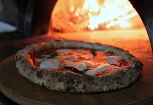 PIZZA NAPOLETANA PIZZA NAPOLETANA